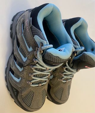 Botas de trekking Hi-Tec grises y turquesa