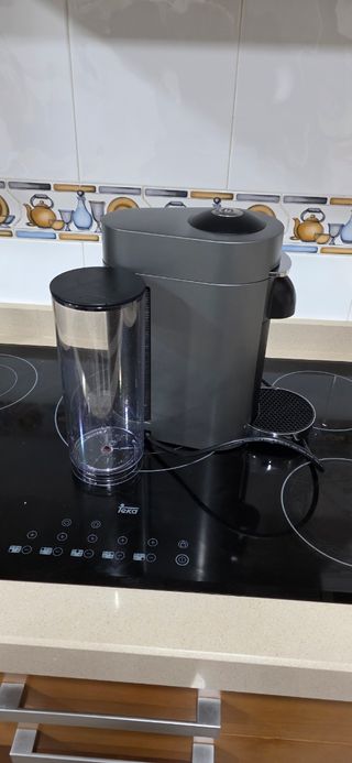 Cafetera Nespresso Vertuo Plus Deluxe