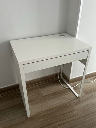Escritorio Ikea Micky + Silla Beige