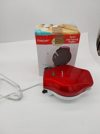 BEPER P101CUD002 Gofrera eléctrica, 1000 W, Gofrera para conos 18 cm, Mango termoaislante, Accesorio para conos incluido, Blanco