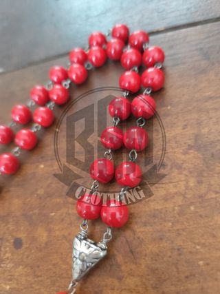 Rosario con croce e pietre rosse