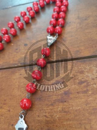 Rosario con croce e pietre rosse