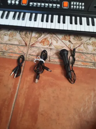 Teclado Electrónico 61 Teclas Concerto plus