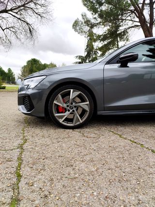 AUDI S3 SPORTBACK BLACK LINE (2023) – Gris Daytona