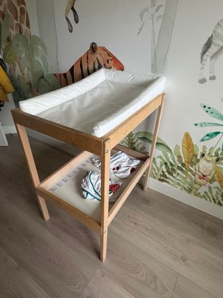 Cambiador de bebé madera con colchoneta y 2 fundas