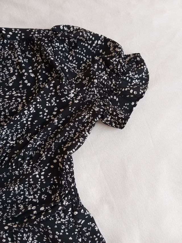 Vestido estampado floral negro y blanco