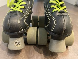 Patines de Cuatro Ruedas Negros Talla 30