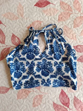 Top halter con estampado floral