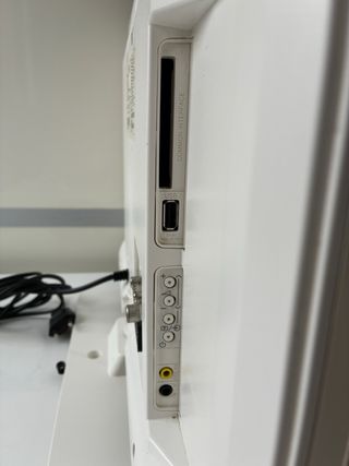 Televisor Toshiba 22 Blanco LCD