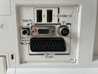 Televisor Toshiba 22 Blanco LCD