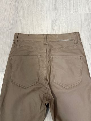 Pantalón pitillo efecto polipiel
