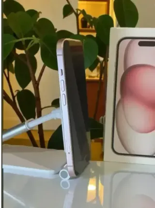 iPhone 15 Rosa 128GB + Fundas