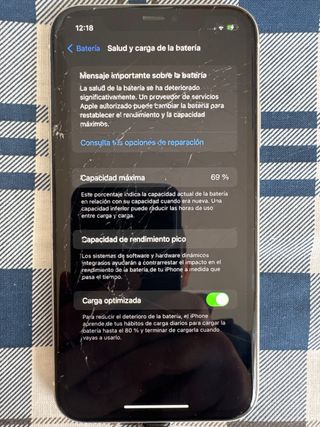 iPhone 11 64GB Negro Pantalla Rota, bateria 69%