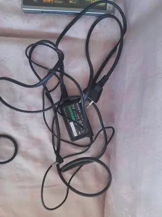 Consola Sony PSP + Funda + Cargador + Cable de TV