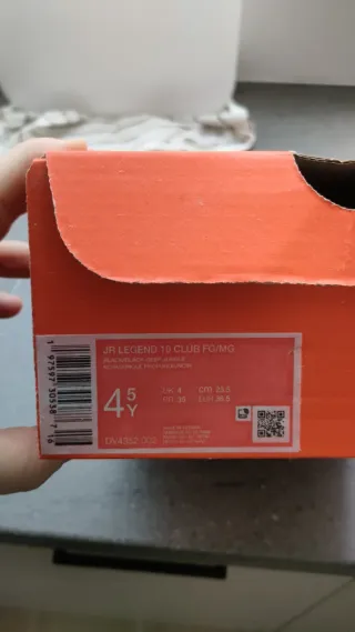 Botines de fútbol Nike negros, un solo uso, palma