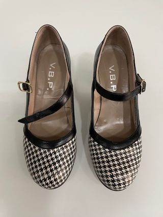 Zapatos Mary Jane Negro y Blanco