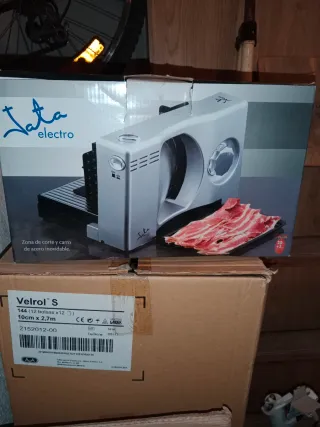 Cortadora de fiambre eléctrica Jata