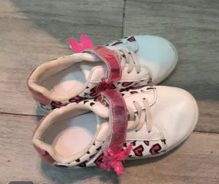 Converse + 2 pares blancas