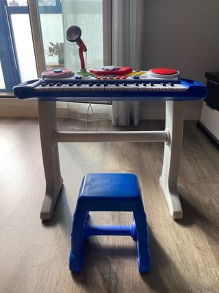 Teclado infantil con micrófono y banqueta