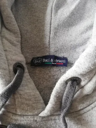 Felpa Baci & Abbracci Grigia con Cappuccio