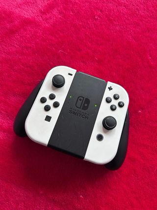 Nintendo Switch OLED Blanca + Accesorios