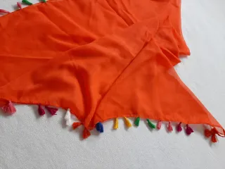 Pañuelo/foular naranja con flecos multicolor