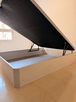 Canapés abatible y colchones nuevos