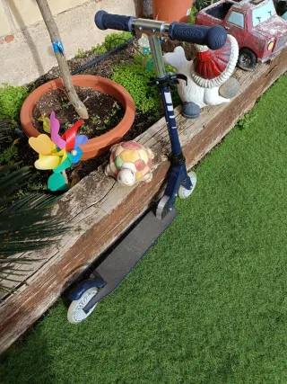 Patinete infantil azul y gris