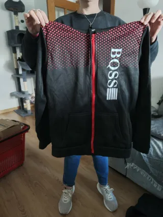 Conjunto Sudadera Negra y Roja Talla S