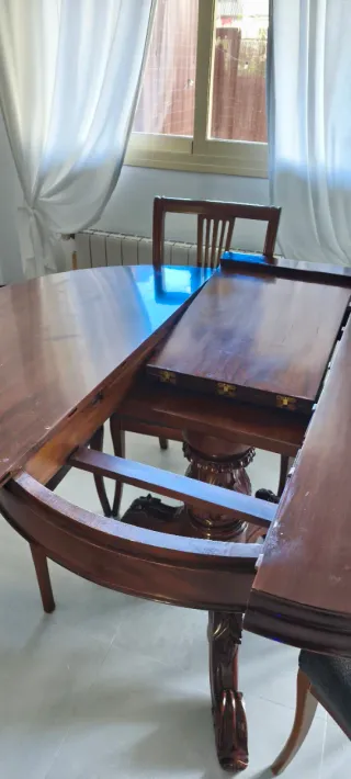 Mesa redonda extensible madera + 6 sillas tapizada