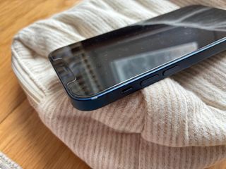 iPhone 12 64GB Azul y cargador