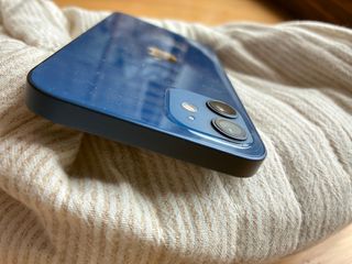 iPhone 12 64GB Azul y cargador