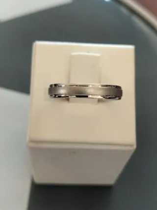 Alianza oro blanco hombre nueva