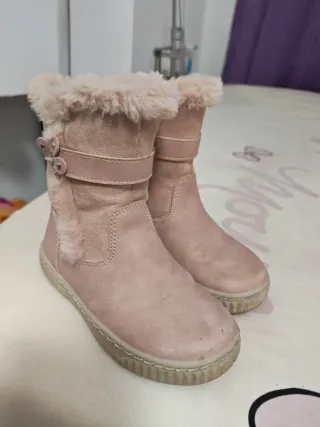 Botas rosas con pelo número 25