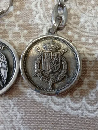 Llaveros Caudillo y Reyes de España los dos 45 eur