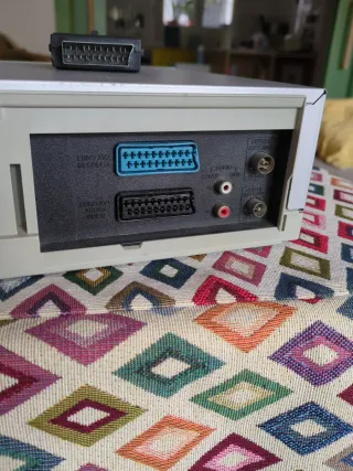 Reproductor y grabador VHS LG LV2794