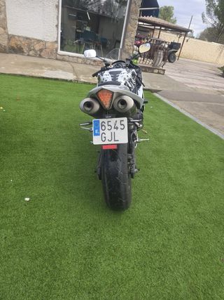 Yamaha R1 Moto Deportiva