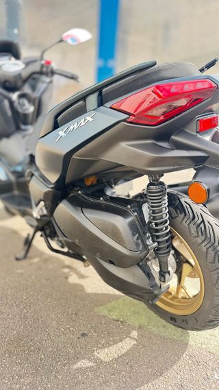 Yamaha XMAX 300
