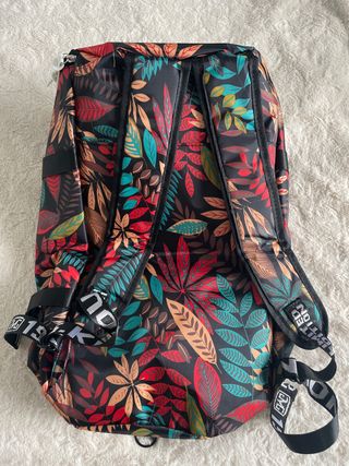 Mochila deportiva floral nueva