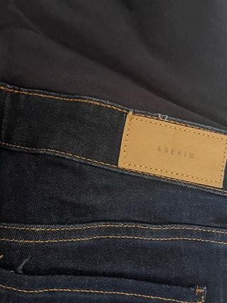 Pantalones premamá azules y grises