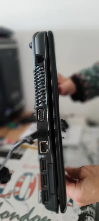 Portátil Compaq 4GB RAM