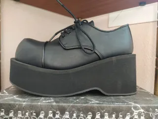 Zapatos Demonia Góticos Plataforma Cordones 38