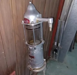 Bomba de líquidos Bakar antigua