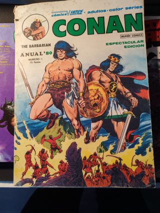 Lote libro y comics de CONAN