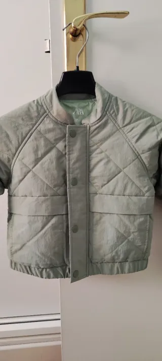 Abrigo acolchado Zara niño/niña. Talla 3 años