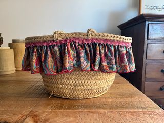 Cesta de playa de esparto con cenefa estampado