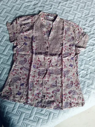 Blusa floral rosa y morada