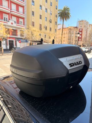 Maleta y soporte Shad SH44 para Honda PCX.