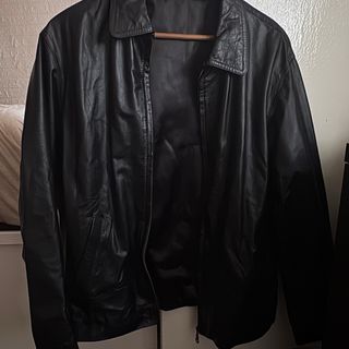 Chaqueta de cuero negra