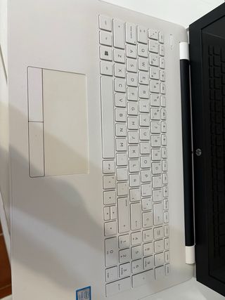 Portátil HP Blanco y Negro